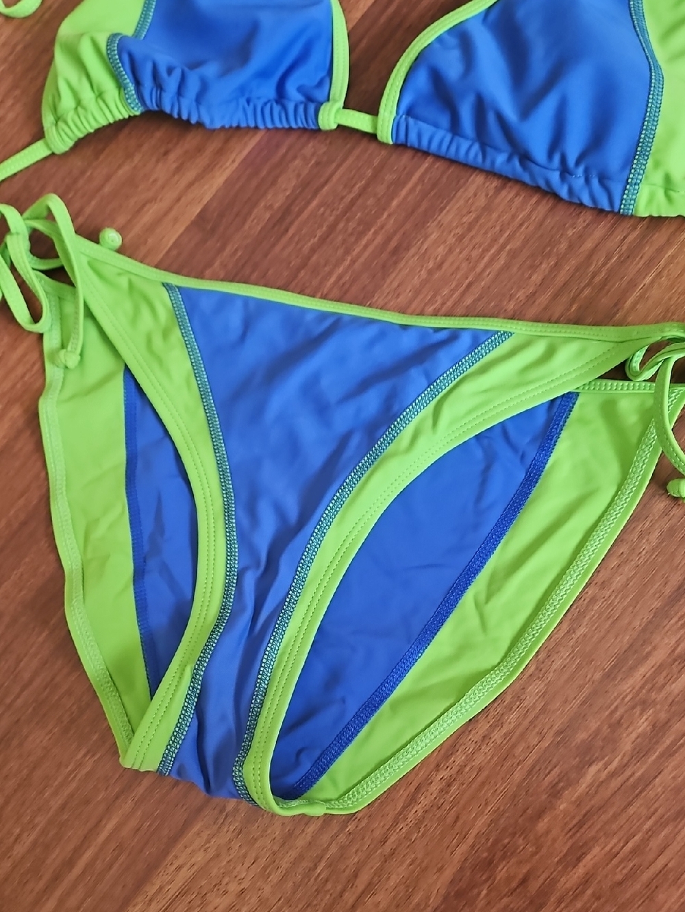 BODY GLOVE String Bikini Dita Triangle Top & Side Tie Bottoms Green & Blue Med - Picture 2 of 12